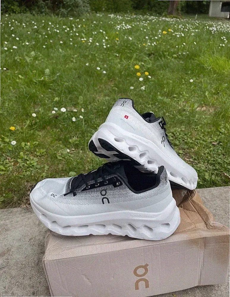 Weiß Laufschuh