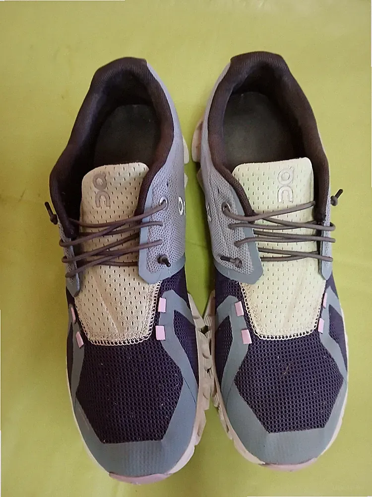 ON CLOUD Laufschuhe Sneaker Herrenschuhe Gr.42 Mehrfarbig