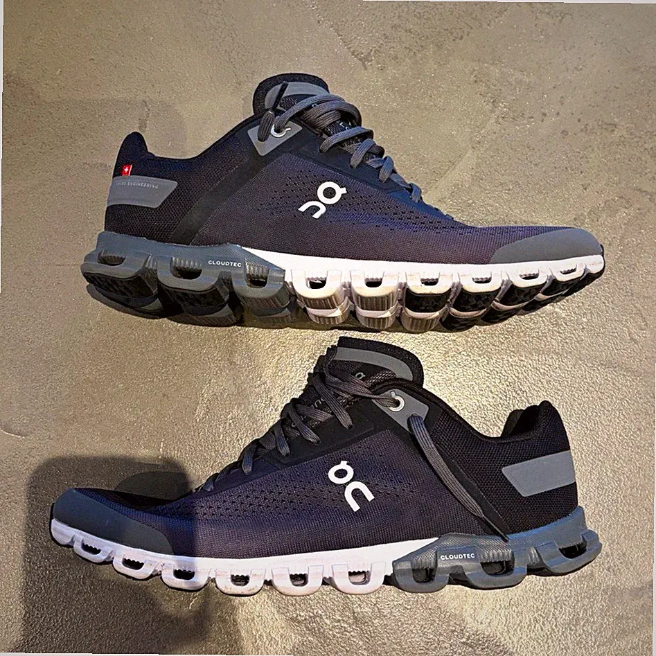 laufschuhe herren 43