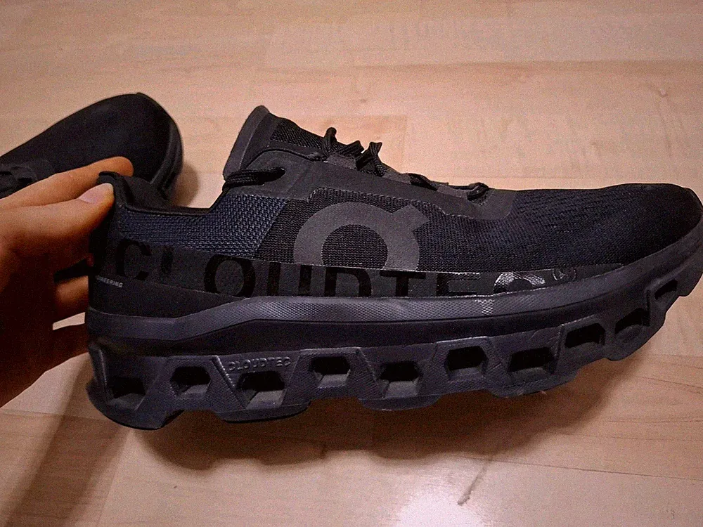 On Cloudmonster Herren-Laufschuhe – Schwarz – Gr. 44.5 (US 10.5)