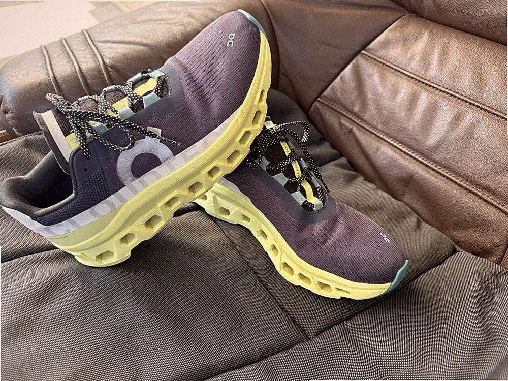 On Cloudmonster Laufschuhe Gr.45 Kaum Getragen Sportschuhe