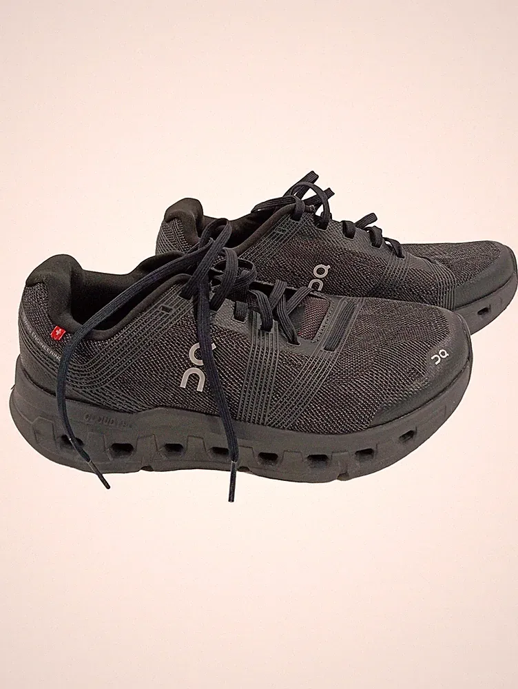 On Cloudrunner Laufschuhe Herren Gr. 40.5 Schwarz Sportschuhe Sportlich