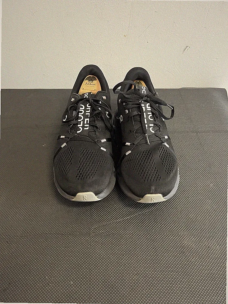 On Cloudsurfer 7 Herren Laufschuhe Sneaker Schwarz Größe 47,5