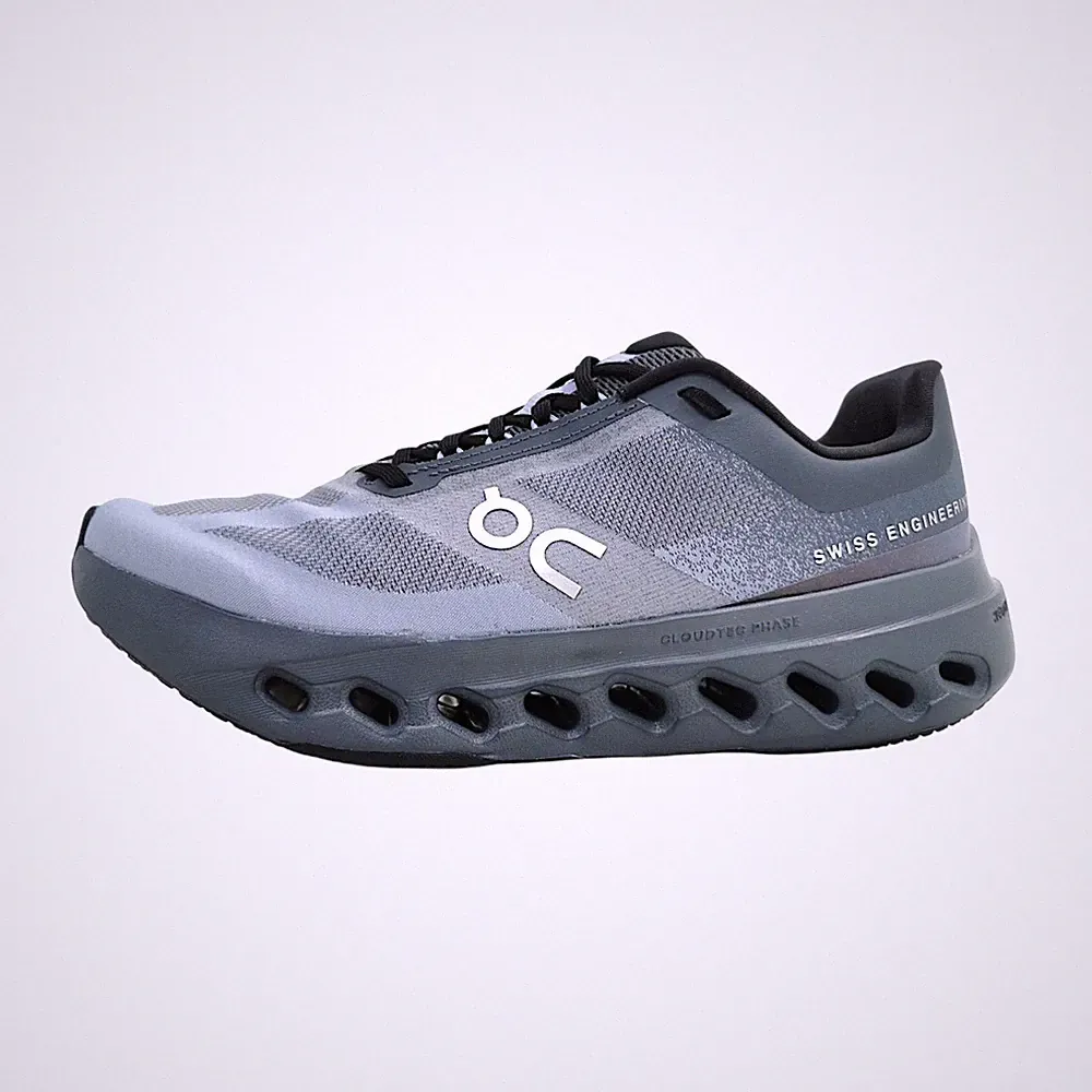 Graue Laufschuhe