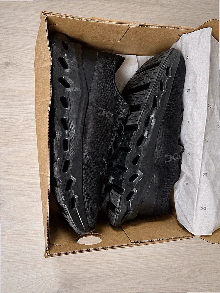 On Cloudswift Herren Sneaker Laufschuhe schwarz Mesh atmungsaktiv Schnürung gr43