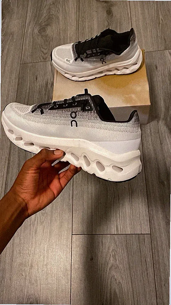Grau Fitnessschuh