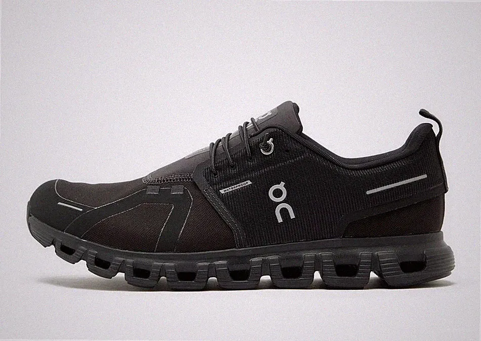 On Running Cloud 6 Waterproof Herrenschuhe in Schwarz