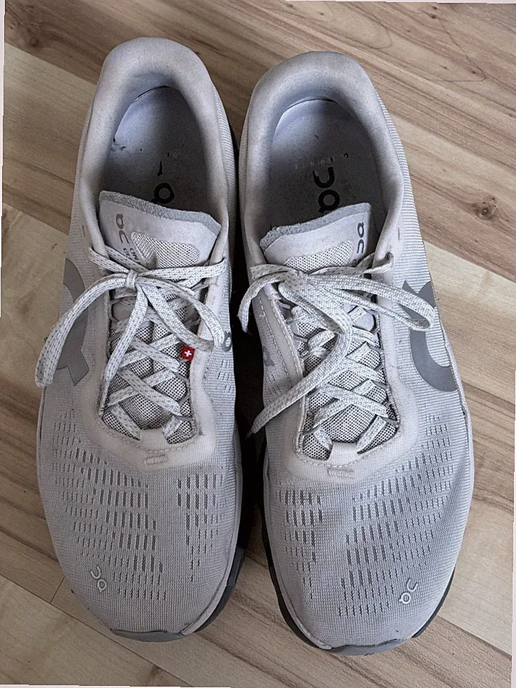 On Running Cloudmonster Herren Gr. 44,5 Schuhe Laufschuhe Sneaker