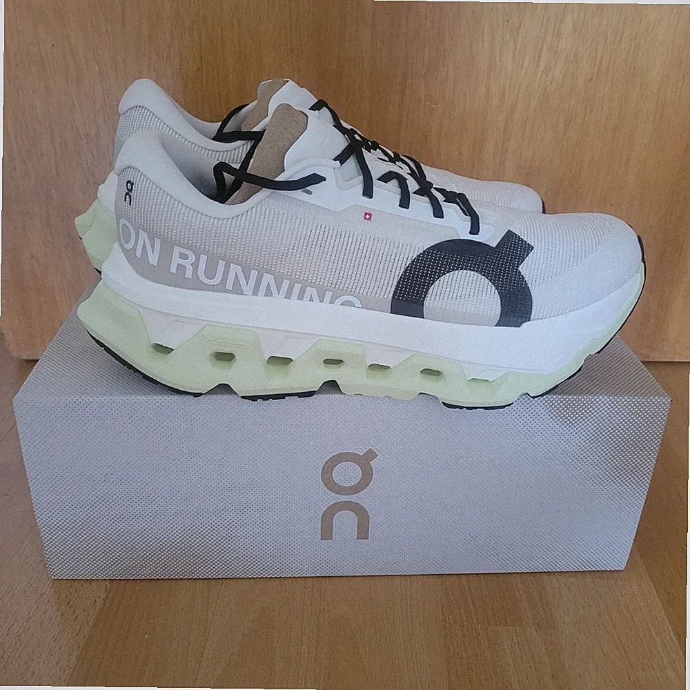 ON Running Cloudmonster Hyper 3 Herren Laufschuhe Größe 42,5