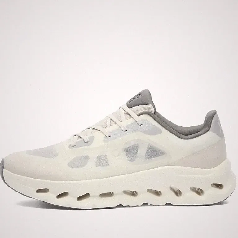 On Running Cloudtilt Remix Sneaker Herrenschuhe in Weiß und Grau