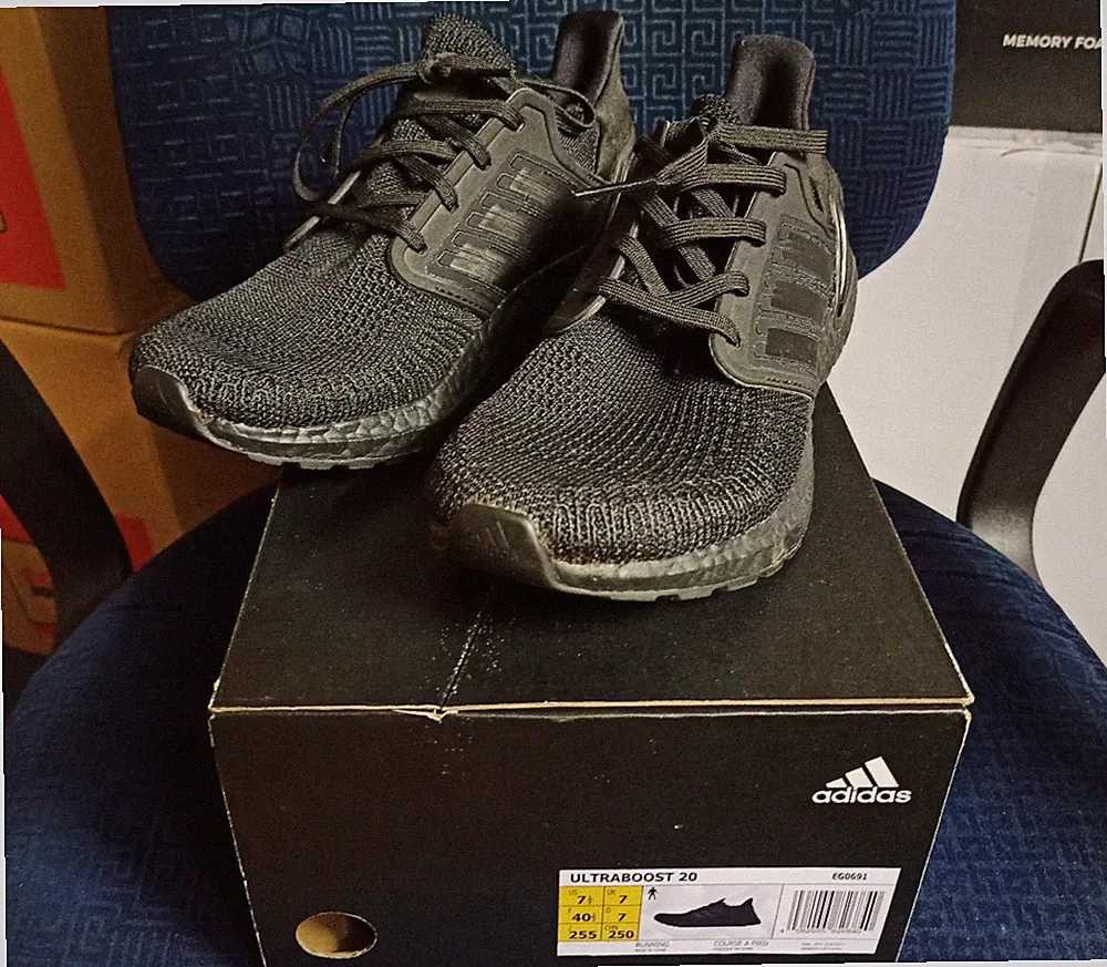 !!! Original Adidas ULTRABOOST 20 Laufschuhe Damen Schwarz UK Größe 7 EG0691 !!!