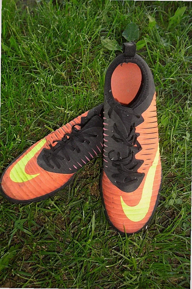 original Nike Sportschuhe 8,5 Top Hallenschuhe Turnschuhe Laufschuhe Freizeitsch