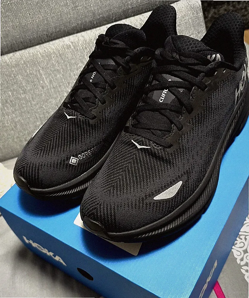 OVP HOKA One One M Clifton 9 GTX 9,5D 43 1/3 Gore-Tex Herren Laufschuhe 1141470F