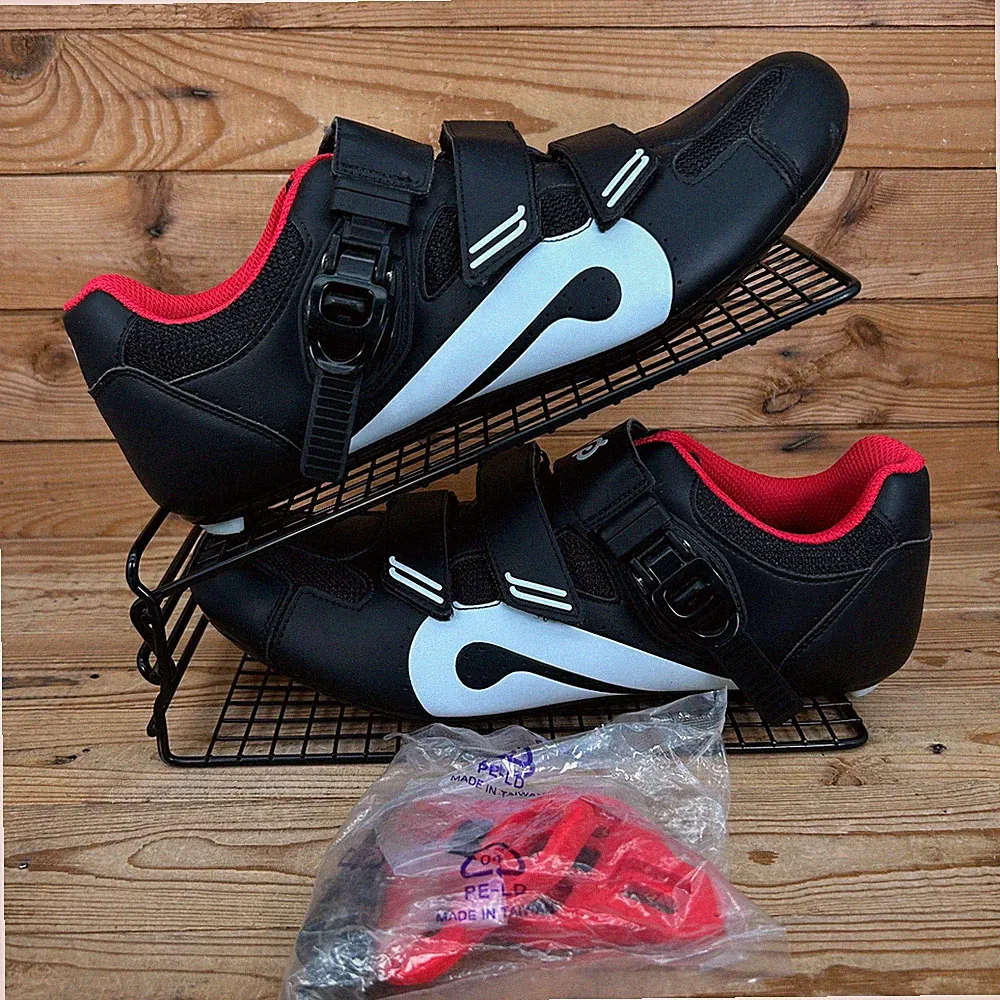 Peloton Fahrradschuhe Herren Größe UK 9 schwarz SH-03 Indoor 3 Bolt Fahrrad Turnschuhe