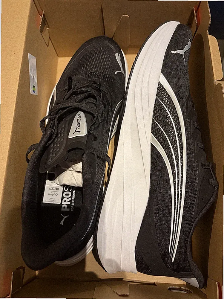 PUMA Darter Pro 2 Herren Laufschuhe Sneaker Schwarz/Weiß/Silber EU 47