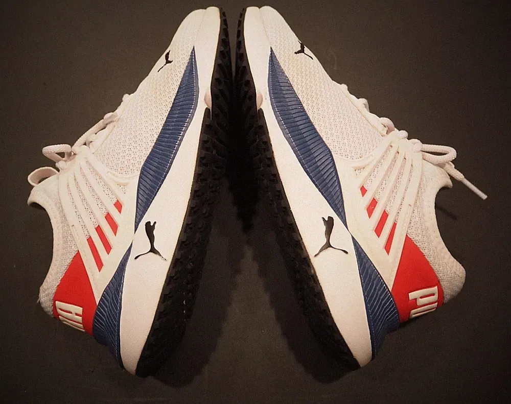 Puma Gr. 37 Laufschuhe Pacer Future Sportschuhe weiß blau rot atmungsaktiv Schnü