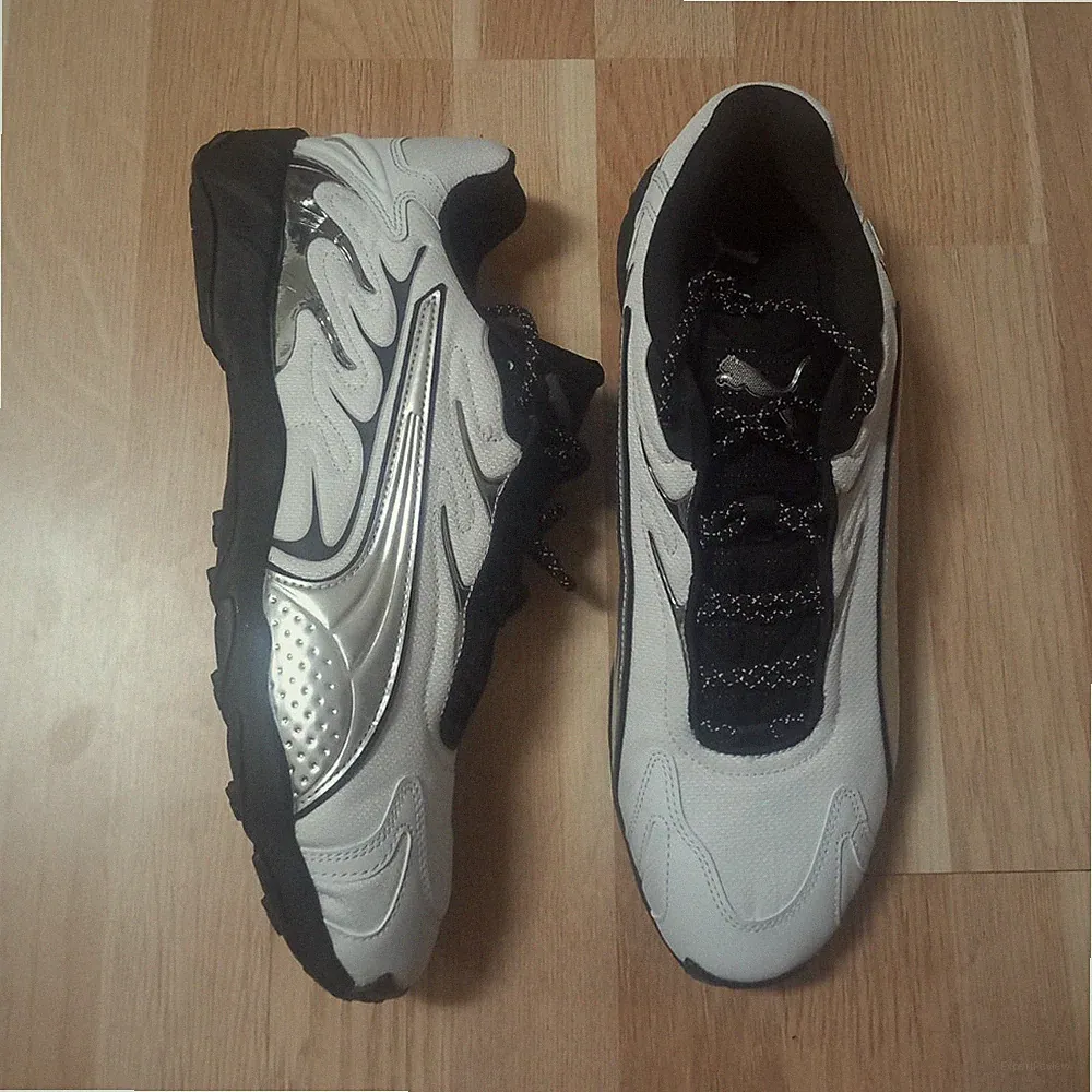 PUMA Herren Sneaker Sportschuh Silber/Schwarz EU 47 Laufschuhe