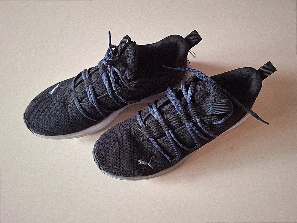 PUMA Laufschuhe Schwarz Dunkel Blau Größe 44 wie Neu