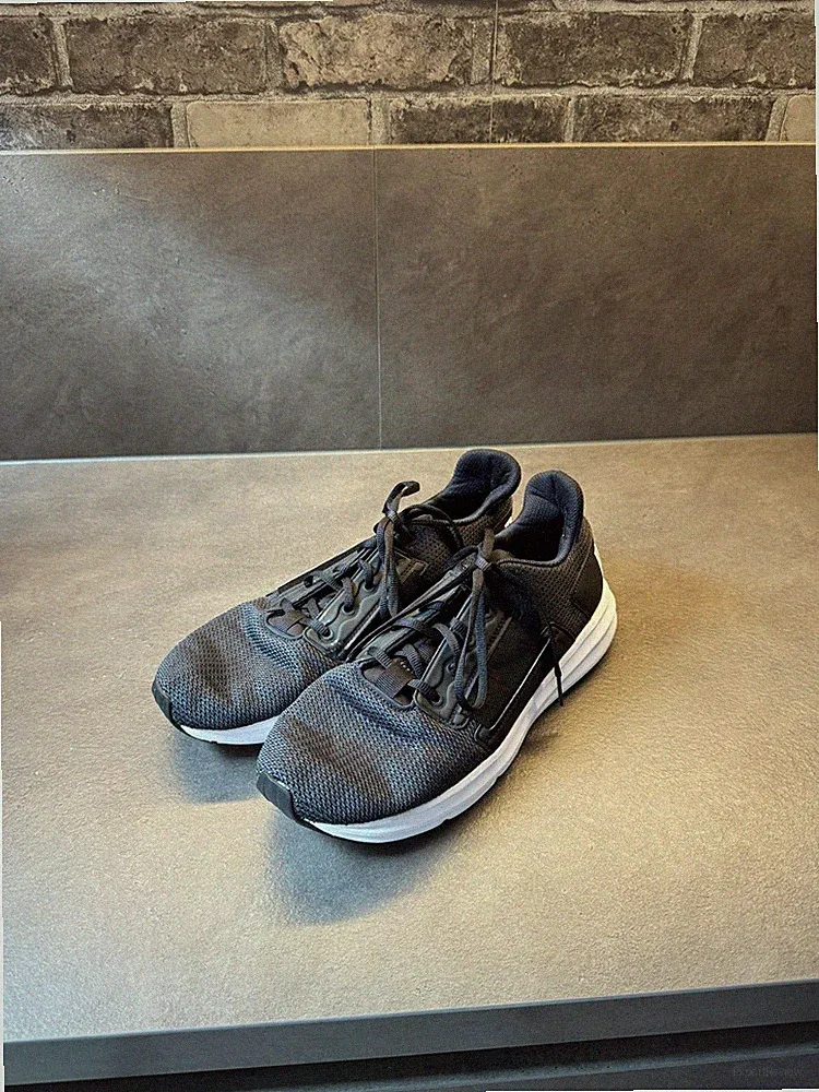 Puma Laufschuhe Schwarz Grau UK 10