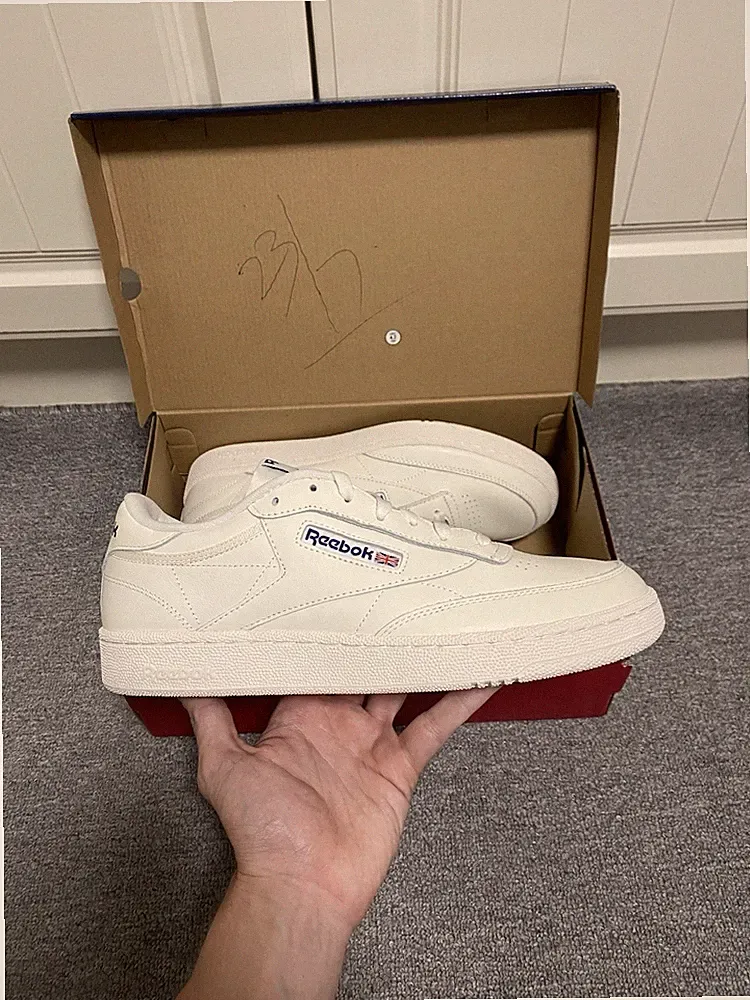 Reebok Club C 85 kreideweiß Turnschuhe Schuhe neu im Karton Größe 10,5 UK Herren HP4321