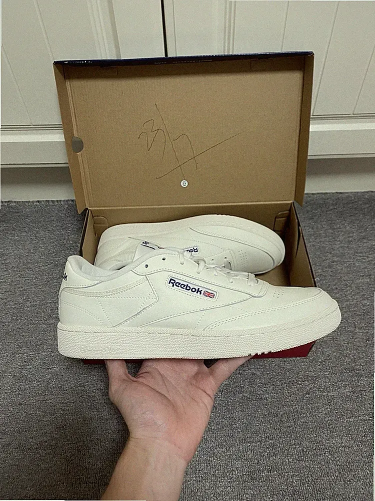 Reebok Club C 85 kreideweiß Turnschuhe Schuhe neu im Karton Größe 11uk Herren HP4321