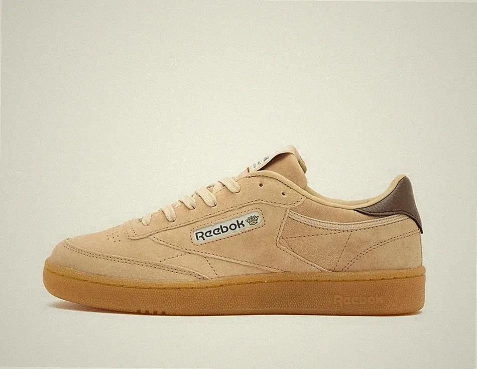 Reebok Club C "Birthday Pack" Sneaker in Beige Schuhe