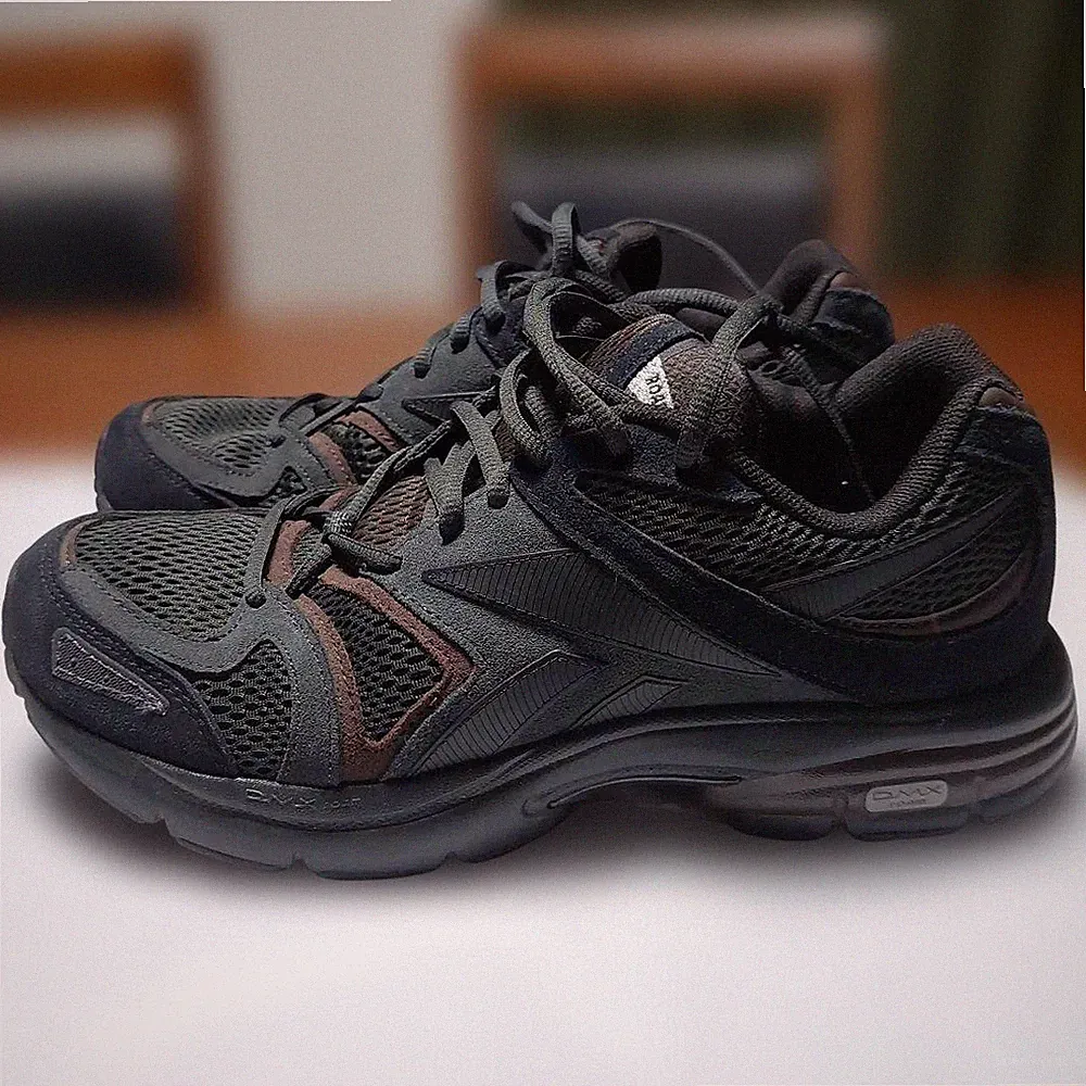 Reebok Herren Laufschuhe Schwarz Mesh Dämpfung 28cm Ohne Karton Top