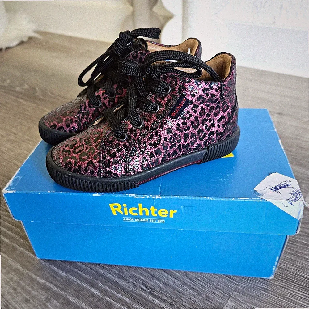 Richter Mädchen Lauflernschuhe Neu Sneaker Gr. 21 Leopard Metallic Leder