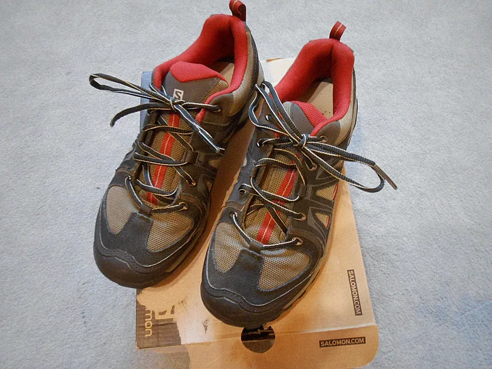 Salomon Evasion 2 Aero Sneaker Wanderschuhe Hiking Laufschuhe Herren Gr. 42