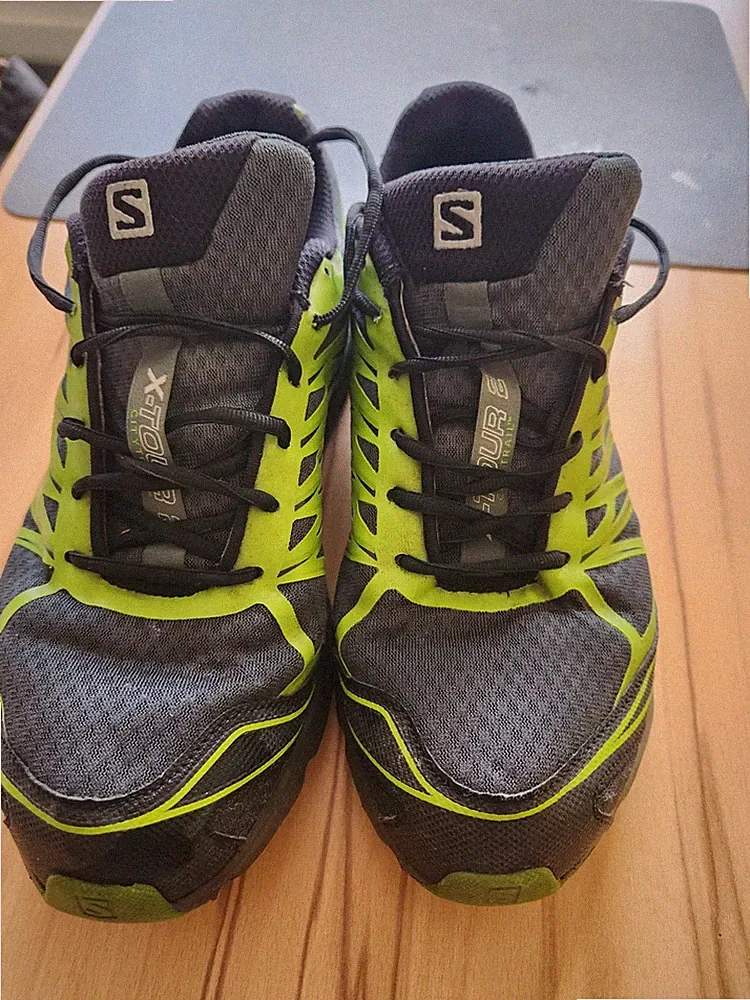 Salomon Sneaker Gr 45 Laufschuhe wie neu