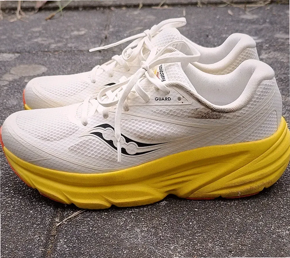 Gelb Sportschuh