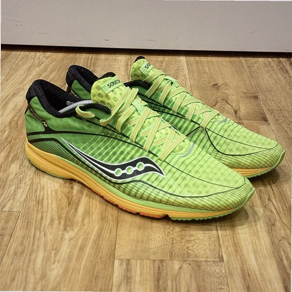 Saucony Typ A6 Laufschuhe Herren UK 8,5 grün leicht Racing Turnschuhe