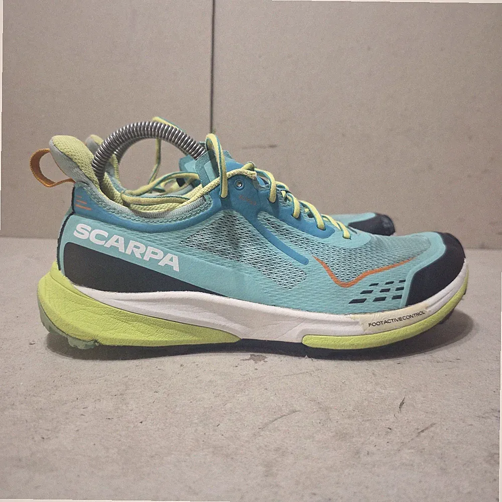 Scarpa Golden Gate Kima RT Herren Trail Laufschuhe Blau Gelb Größe UK6 EU39,5