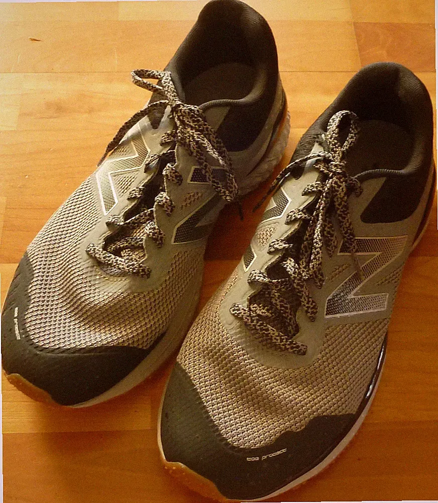 Schuhe Laufschuhe Hallenschuhe New Balance Grösse 44,5
