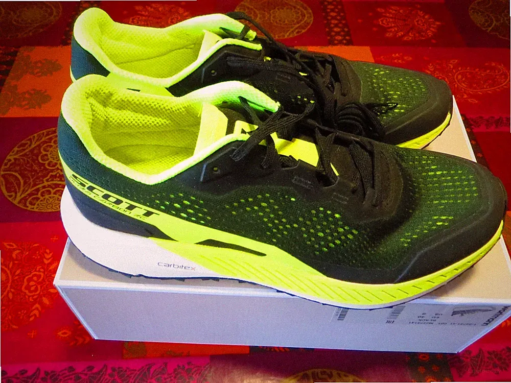 Polyester Trail-Laufschuh