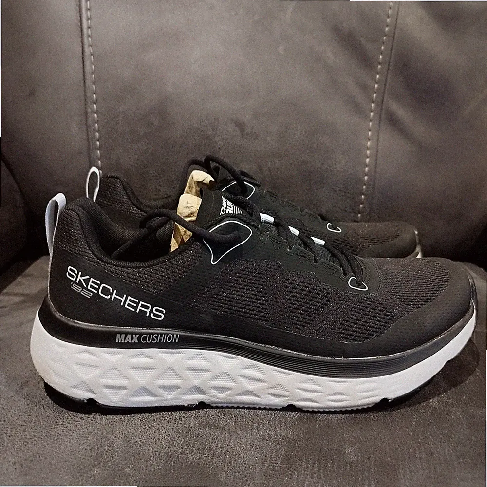 Skechers Delta Max Cushioning Laufschuhe Turnschuhe Goodyear Schwarz Herren UK8