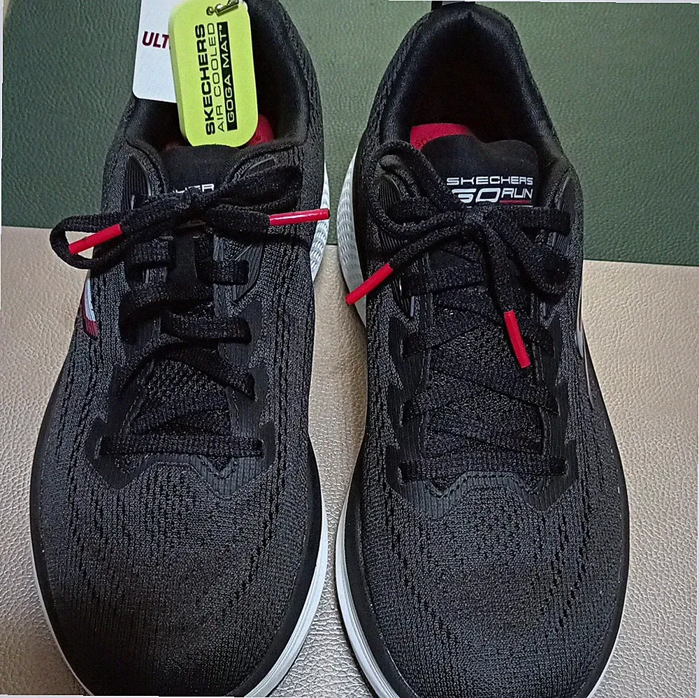 SKECHERS GO RUN Elevate 2.0 Herren Laufschuhe schwarz EU 39,5 Goga Mat