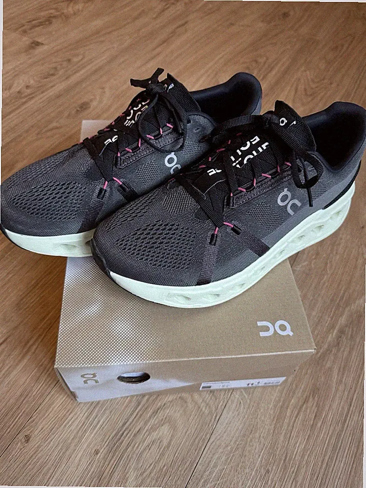 Top! On Running Cloudeclipse Herren Gr. 45 US 11 Sneaker Laufschuhe