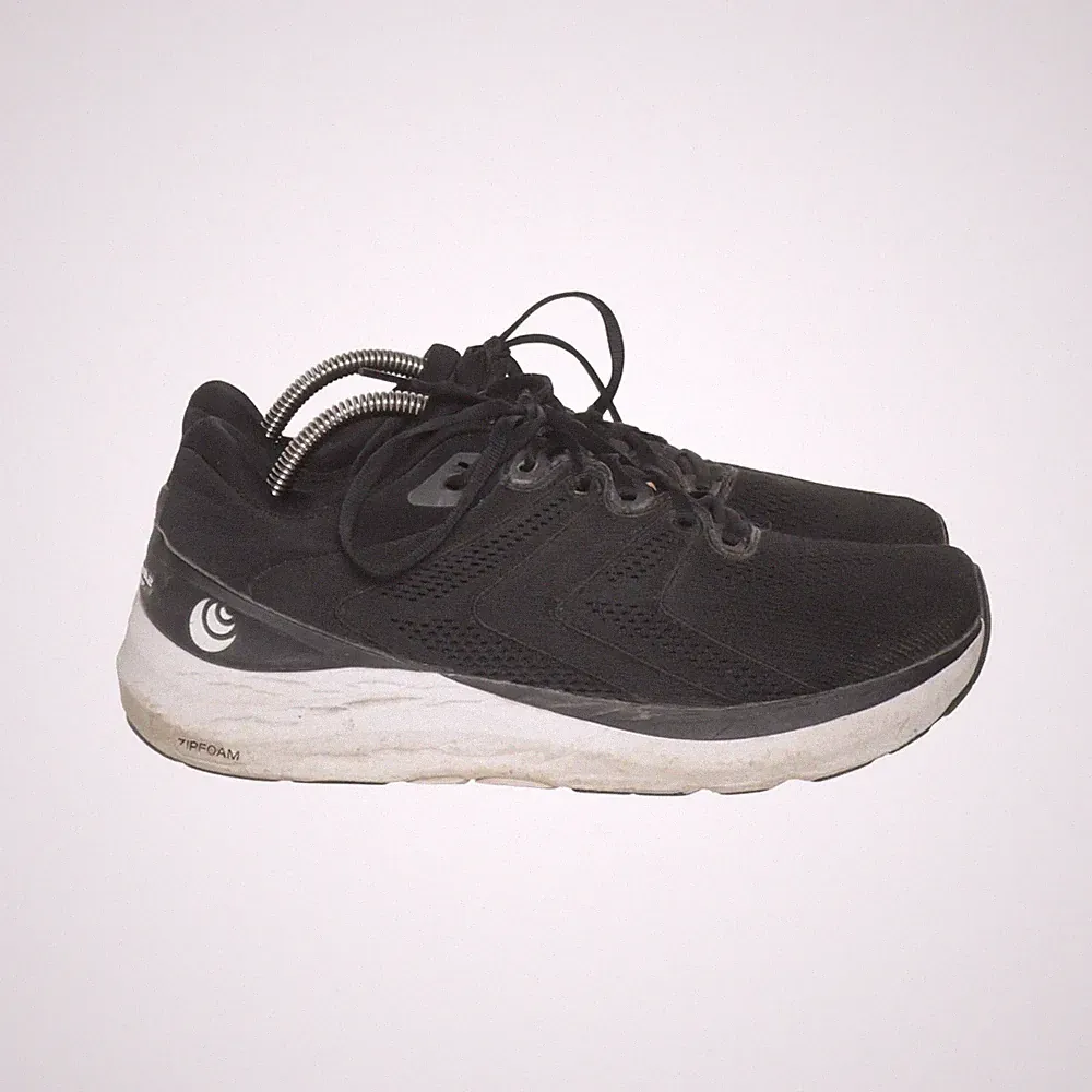 Topo Athletic, Laufschuhe, Größe: 43, model: phantom 2 black/white #i50