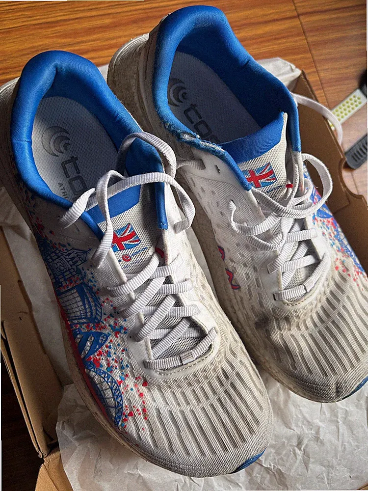 Topo Athletic Spector 2 "London" weiße Laufschuhe UK-Größe 9,5 5 mm Drop