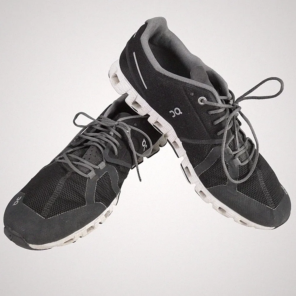 Turnschuhe ON Running Cloud 5 leichte Herren Sneaker schwarz UK 11. 5 EUR 47