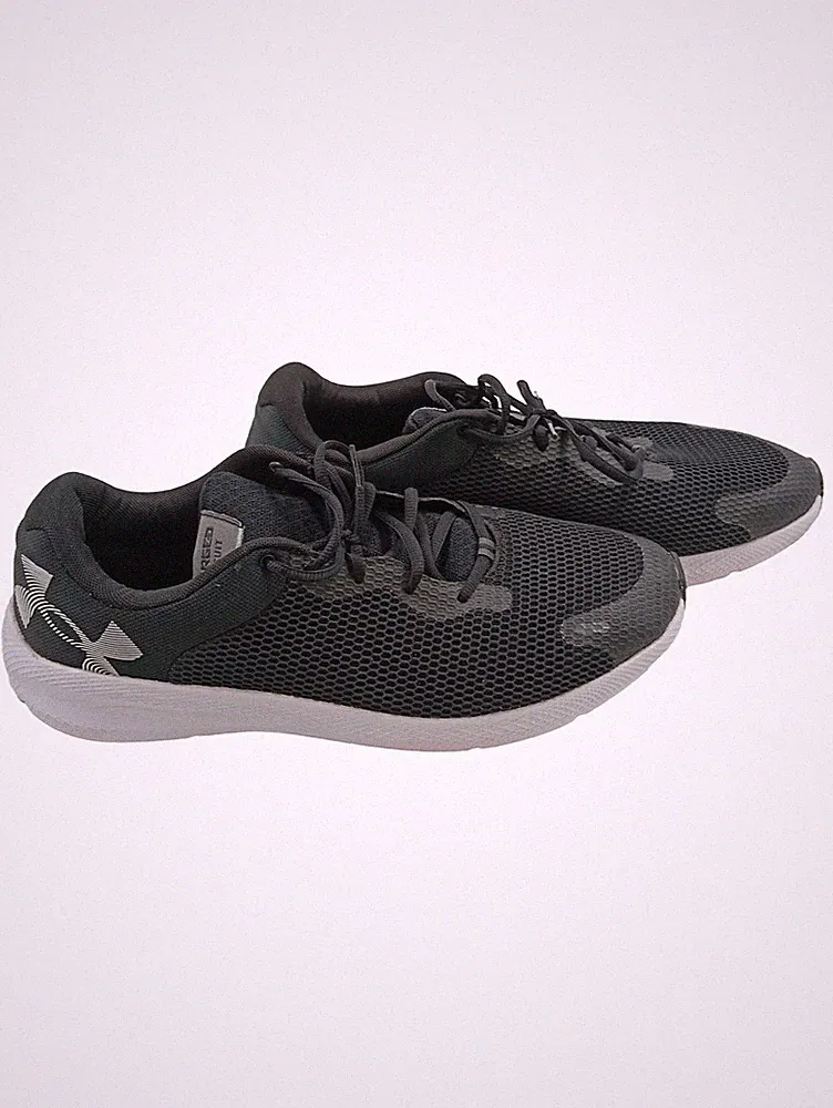 Under Armour Charged Pursuit Herren Sportschuhe Laufschuhe Schwarz Gr. 47.5