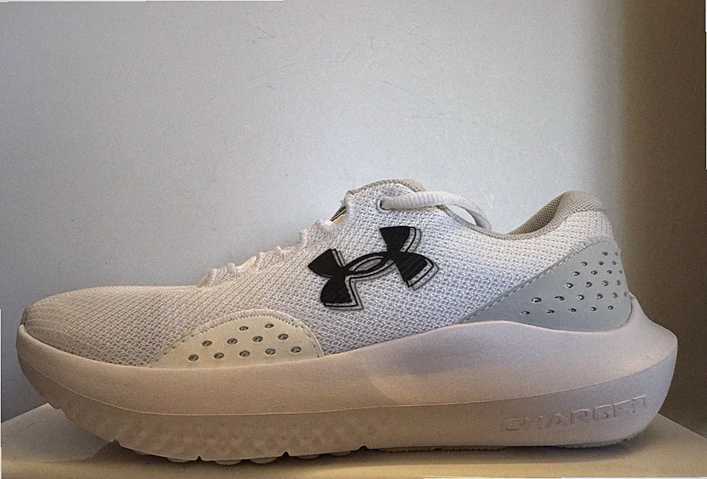 Under Armour Charged Surge 4 Herren Laufschuhe UK 6 US 7 EU 40 Weiß/Grau