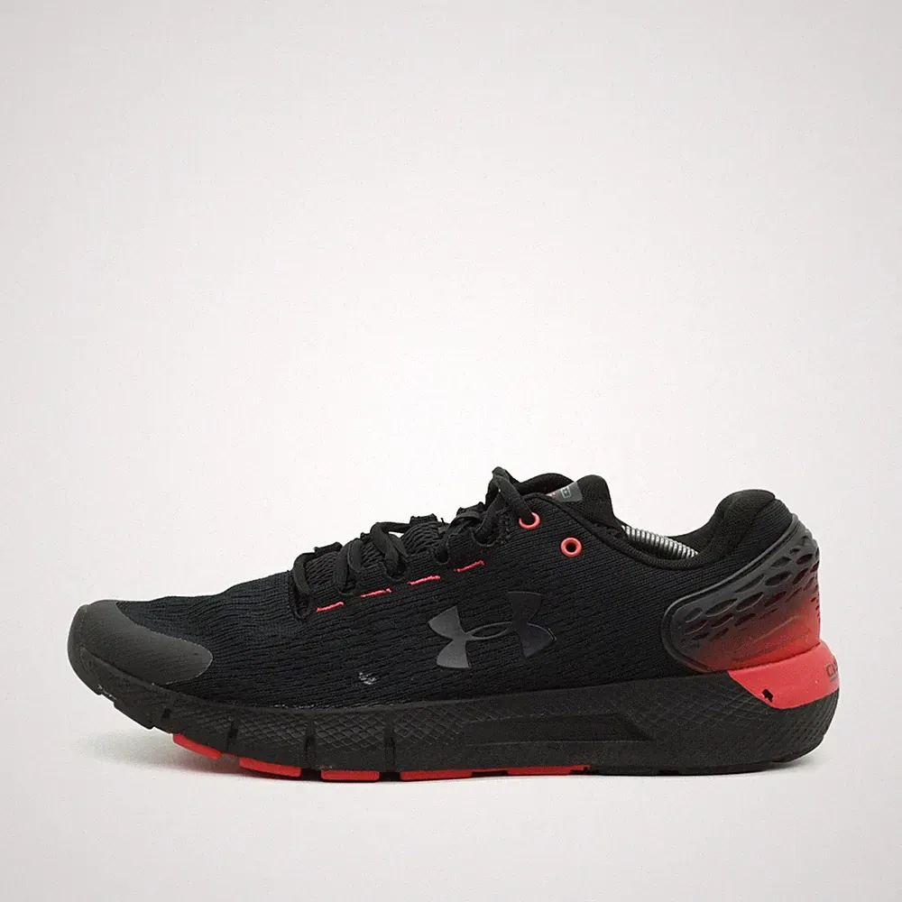 Under Armour Herren Charged VCVN3 Sneaker Schwarz/Rot Sohle Laufschuhe EU 45