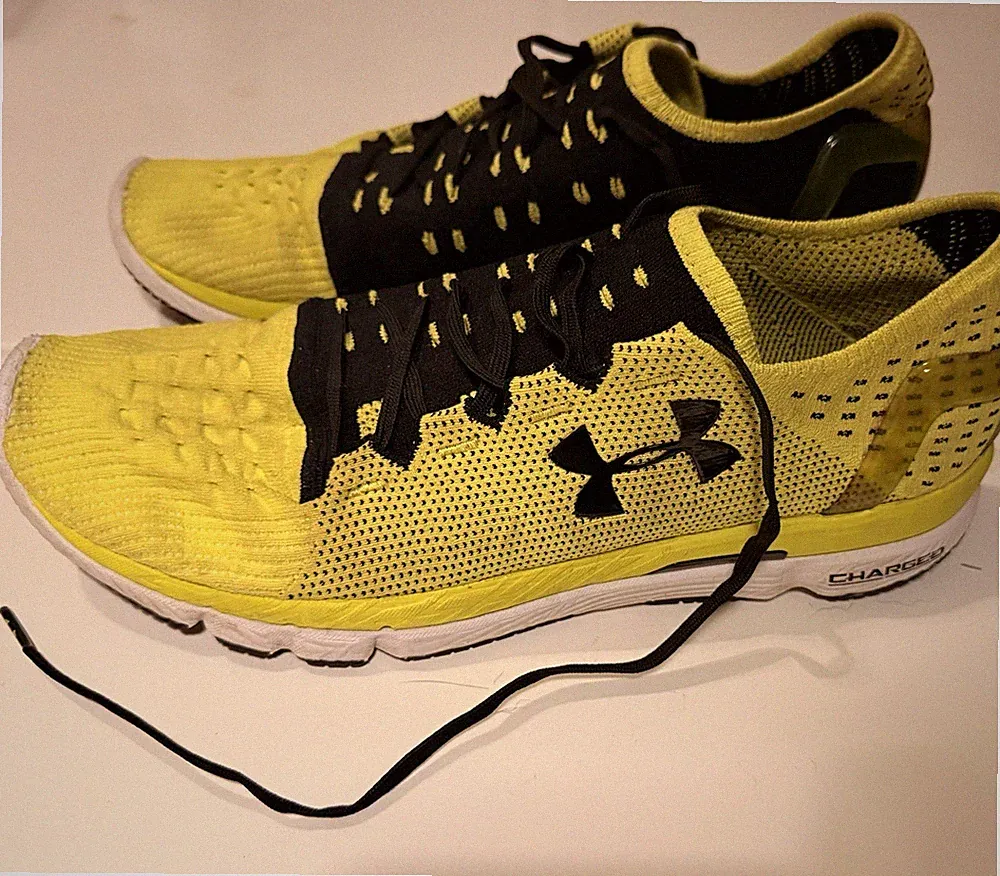 Under Armour SpeedForm Slingshot Laufschuhe Herren Gr. 45 Gelb Schwarz