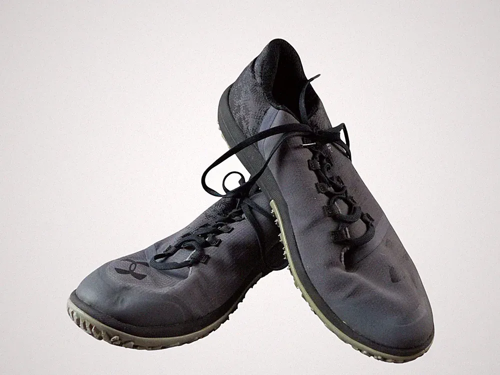 Under Armour Speedtire Ascent Low Sneaker Gr 44,5 UK 9,5 grau Laufschuhe (21325)