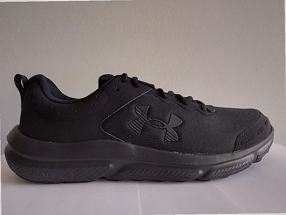 Under Armour UA Charged Assert 10 Sneaker/ Laufschuhe Schwarz Gr. 45,5 NEU OVP
