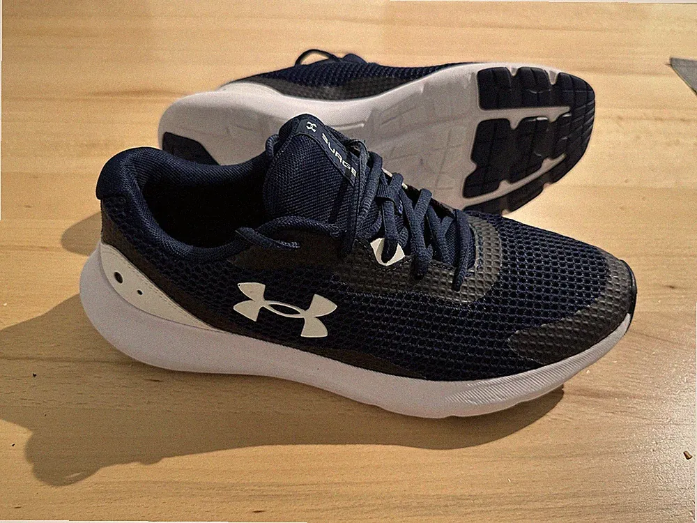Under Armour UA Surge 3 Blau Herren Sportschuhe Laufschuhe Gr. 43