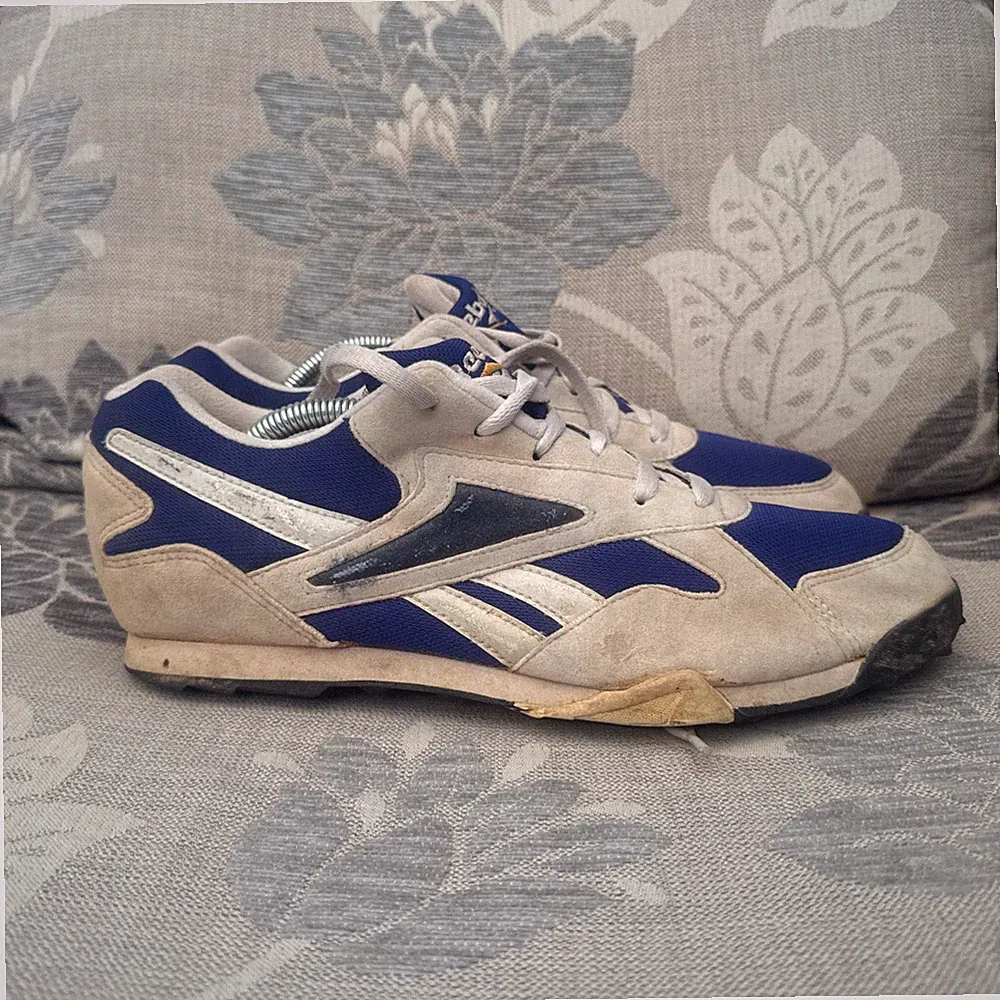 Vintage Reebok Leichtathletik Laufschuhe Stollen Spikes Gr. UK9 Retro Sneaker