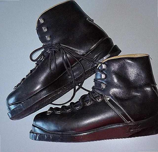 Vintage - RIEKER SKISCHUHE 60er Jahre, Leder, schwarz, Gr. 43
